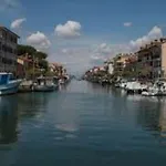 Charming Four Guests With Lagoon View דירה